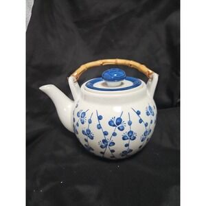 Hand Painted Yokohama Studio Tea Pot With Bamboo‎ Handle
